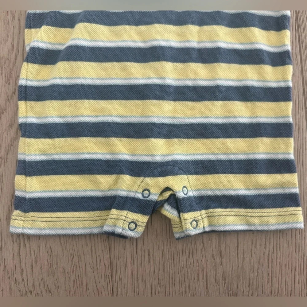 Ralph Lauren short sleeve, short onesie 6 month - Picture 4 of 4